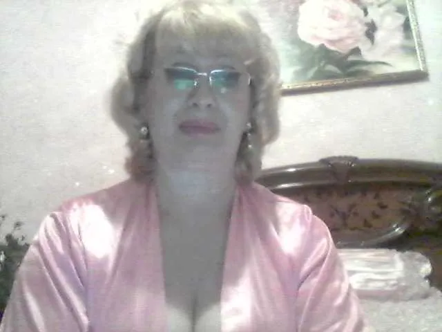 Live sex webcam photo for Ur-Mami #273263069