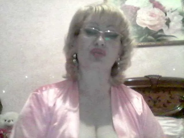 Live sex webcam photo for Ur-Mami #273284716