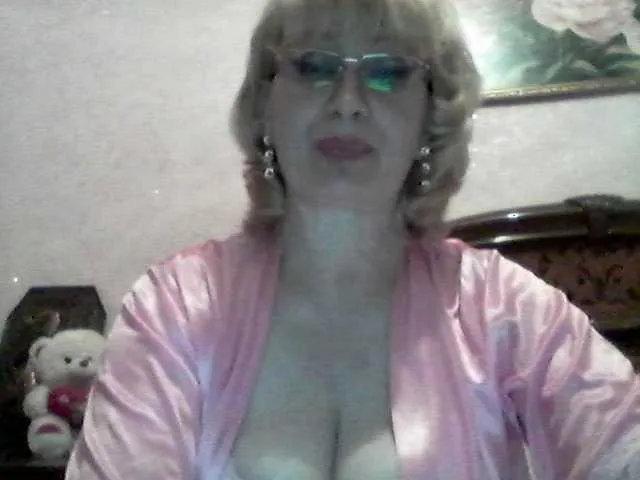 Live sex webcam photo for Ur-Mami #273396619