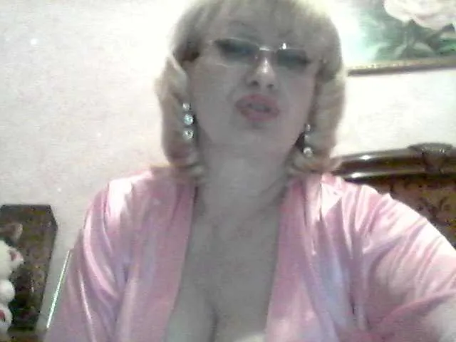 Live sex webcam photo for Ur-Mami #273528897