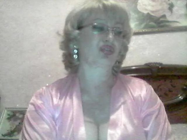 Live sex webcam photo for Ur-Mami #273755850