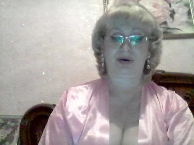 Live sex webcam photo for Ur-Mami #273787839