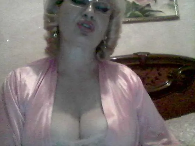 Live sex webcam photo for Ur-Mami #273949755