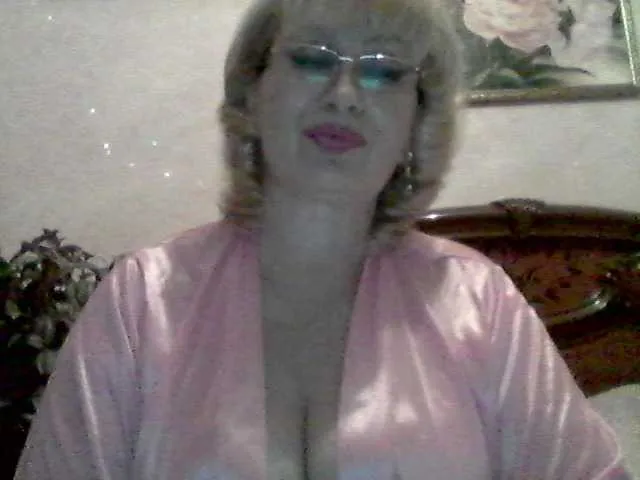 Live sex webcam photo for Ur-Mami #274079575
