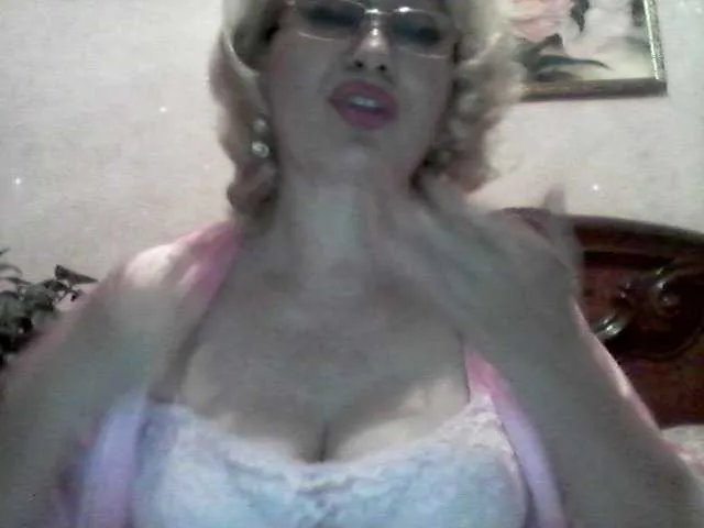 Live sex webcam photo for Ur-Mami #274088271