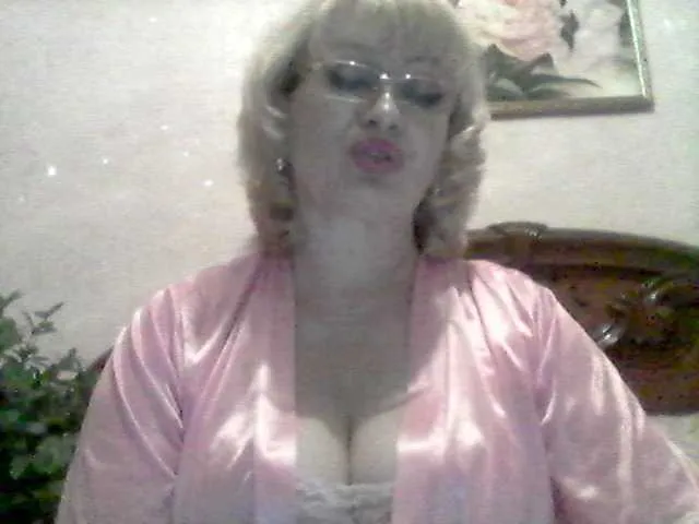 Live sex webcam photo for Ur-Mami #274167416