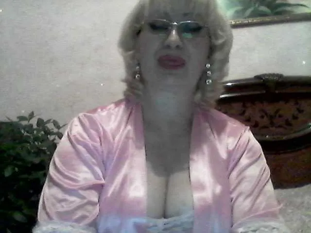 Live sex webcam photo for Ur-Mami #274239990