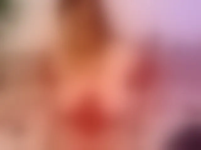 Live sex webcam photo for UrSexyMilf #294108173