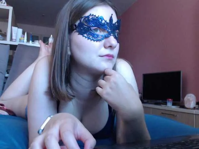 Live sex webcam photo for Urania33