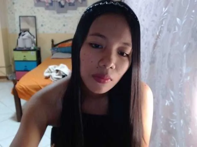 Live sex webcam photo for Urqueenasian #273310207