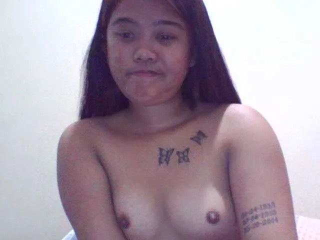 Live sex webcam photo for Ursweetasian69 #290995917