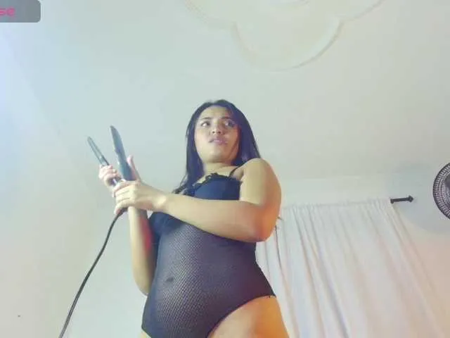 Live sex webcam photo for VALERYY-ROSE #291535177