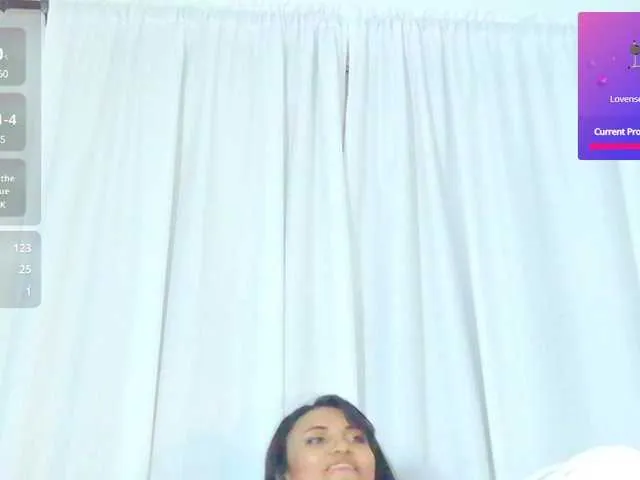 Live sex webcam photo for VALERYY-ROSE #291556821