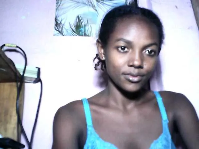 Live sex webcam photo for VALLYRAZ #290853481