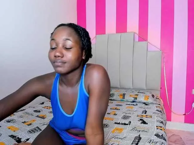 Live sex webcam photo for VICKYWALLES #276681113