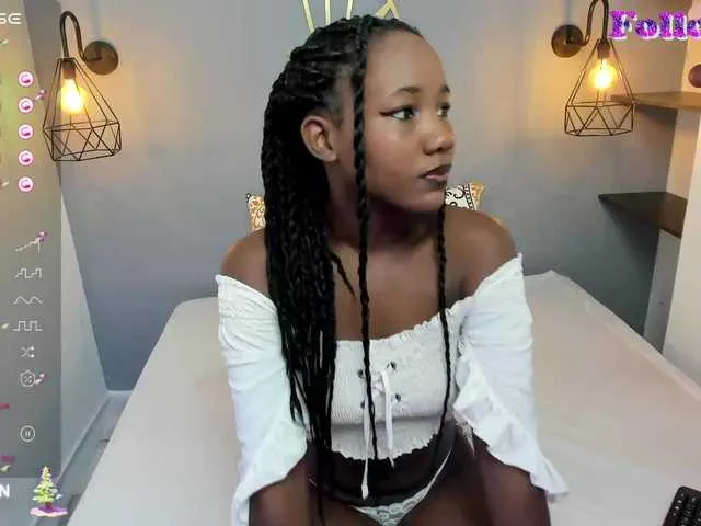 Live sex webcam photo for VICKYWALLES #276934788
