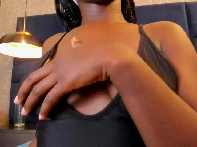Live sex webcam photo for VICKYWALLES #290665782