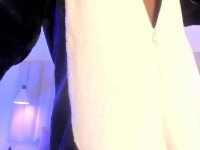 Live sex webcam photo for VICKYWALLES #291073624