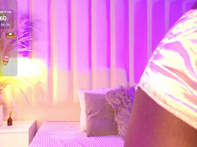 Live sex webcam photo for VICKYWALLES #291533169