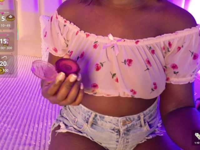 Live sex webcam photo for VICKYWALLES #291549784