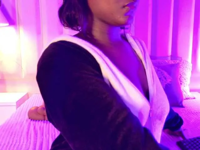 Live sex webcam photo for VICKYWALLES #291581319