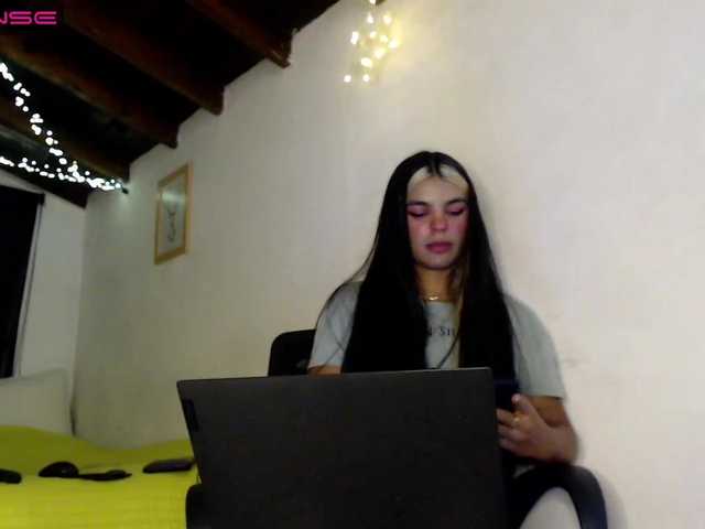 Live sex webcam photo for VICTORIA-ICE #275755858