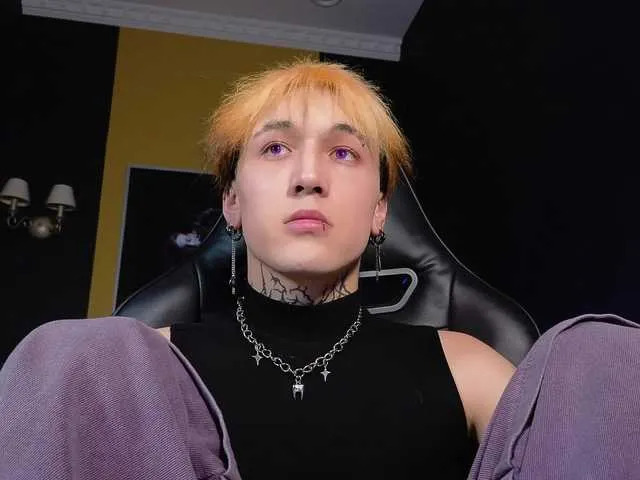 Live sex webcam photo for VINNIEHACKER #276784261