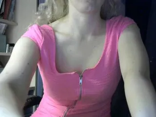 Live sex webcam photo for VIPGERL99 #188588495
