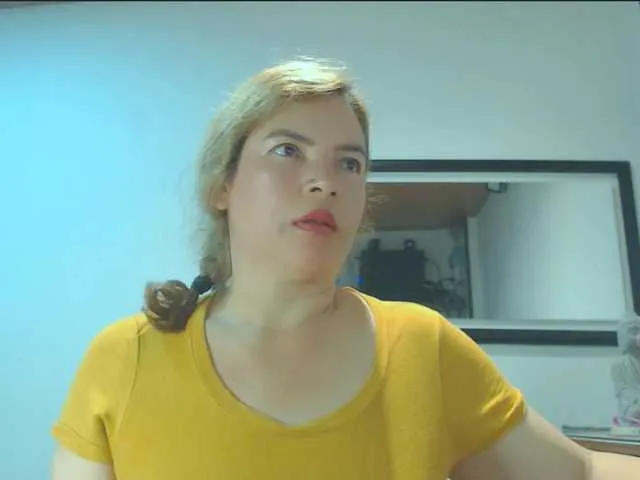 Live sex webcam photo for VKKTORIAAA #290175229
