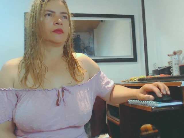 Live sex webcam photo for VKKTORIAAA #290797657