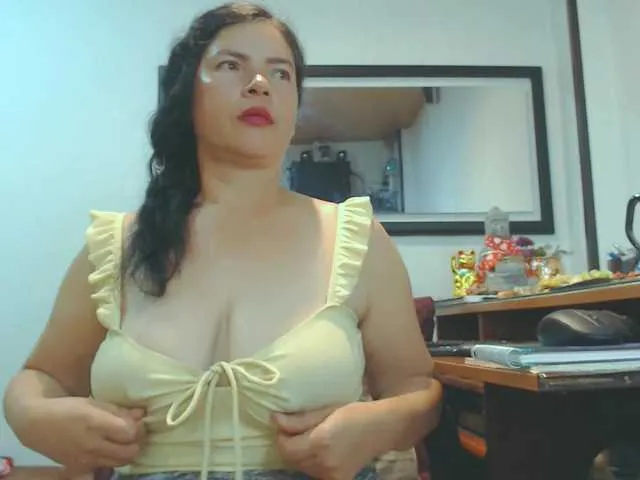 Live sex webcam photo for VKKTORIAAA #291905855