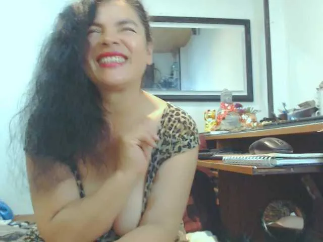 Live sex webcam photo for VKKTORIAAA #292046744