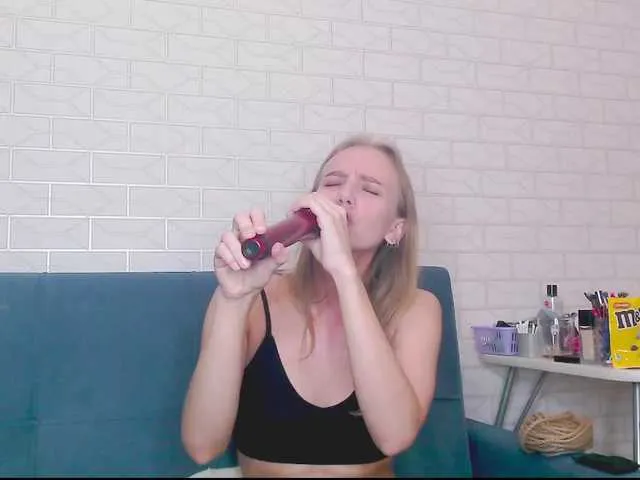 Live sex webcam photo for VLADIMERS #277819550