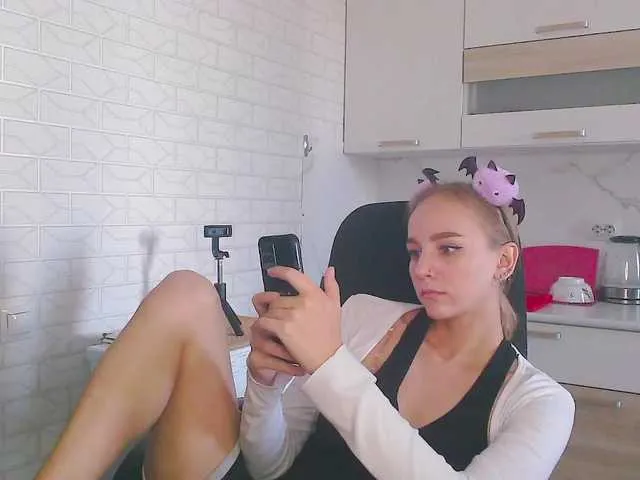 Live sex webcam photo for VLADIMERS #277837105