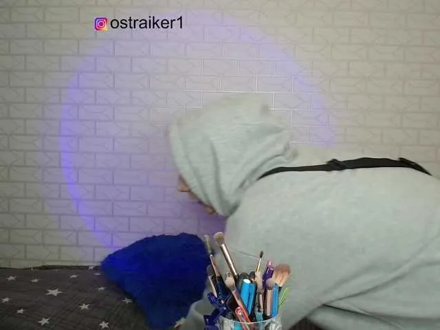 Live sex webcam photo for VLADIMERS #289557736