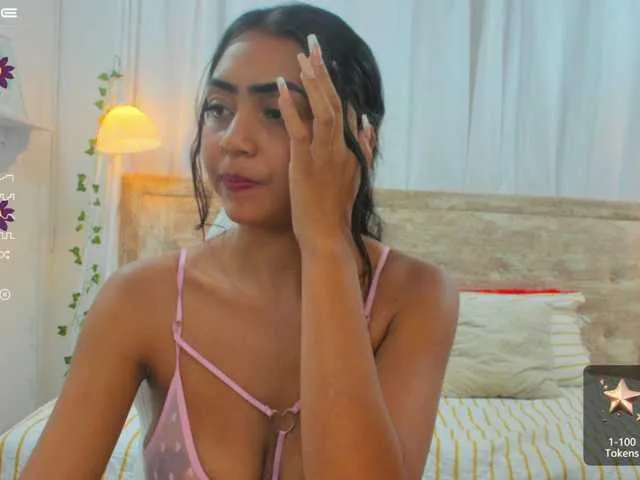 Live sex webcam photo for Vaaleriiia #273918612