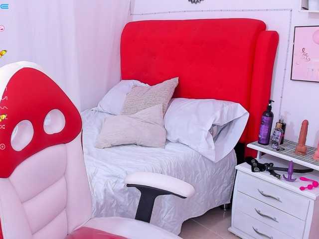 Live sex webcam photo for Vaaleriiia #274499393