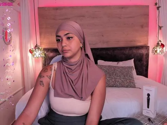 Live sex webcam photo for Vaaleriiia #275927412