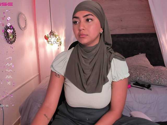 Live sex webcam photo for Vaaleriiia #275978738