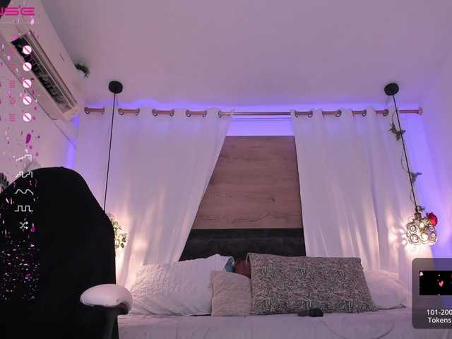 Live sex webcam photo for Vaaleriiia #275986734