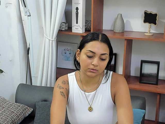 Live sex webcam photo for Vaaleriiia #276178595