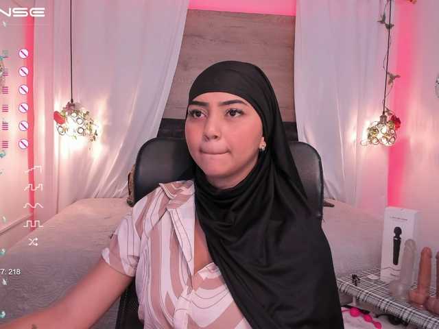 Live sex webcam photo for Vaaleriiia #276357629