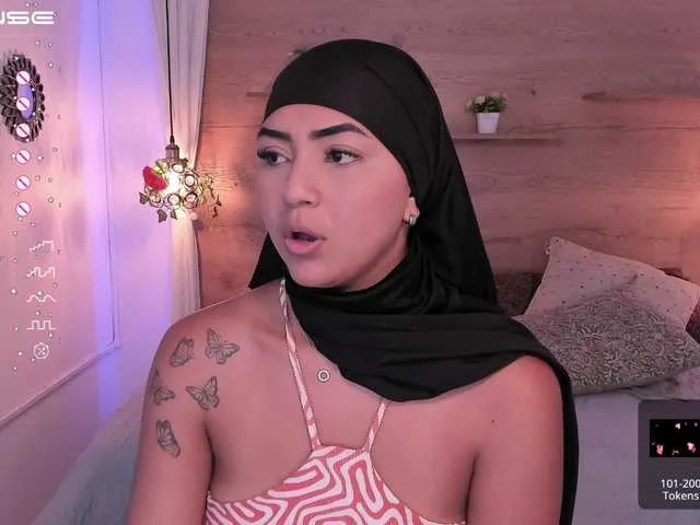 Live sex webcam photo for Vaaleriiia #277007038