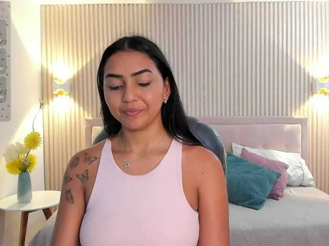 Live sex webcam photo for Vaaleriiia #277740257