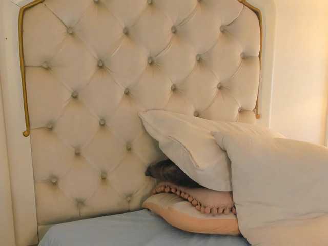 Live sex webcam photo for Valen-ross #288118211