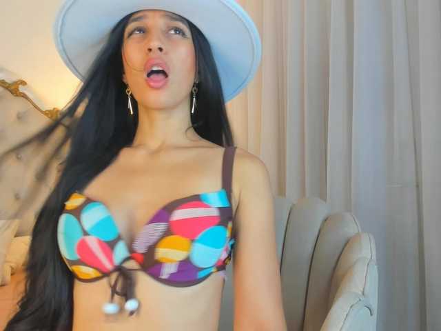 Live sex webcam photo for Valen-ross #290134830