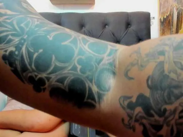 Live sex webcam photo for Valentin-and-Richart #277898669