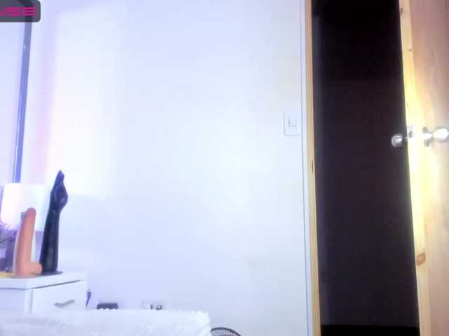 Live sex webcam photo for Valentina-V #275964227