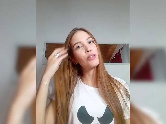 Live sex webcam photo for Valentina-X #274069842
