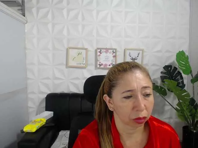 Live sex webcam photo for Valentina-mature #275961778